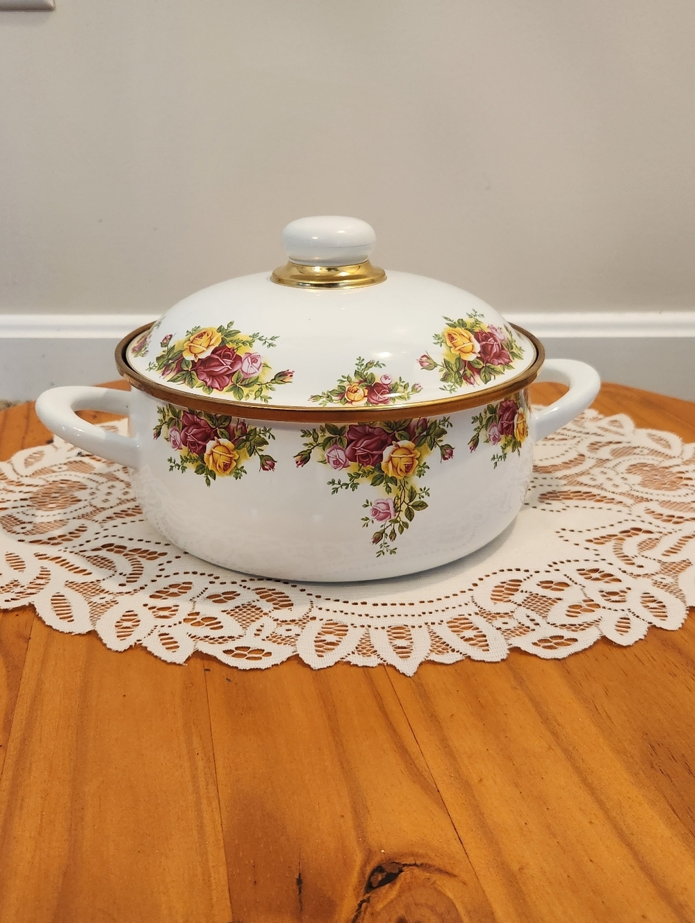 Royal Albert Old Country Roses Enamel Casserole Dish W/Lid NEW